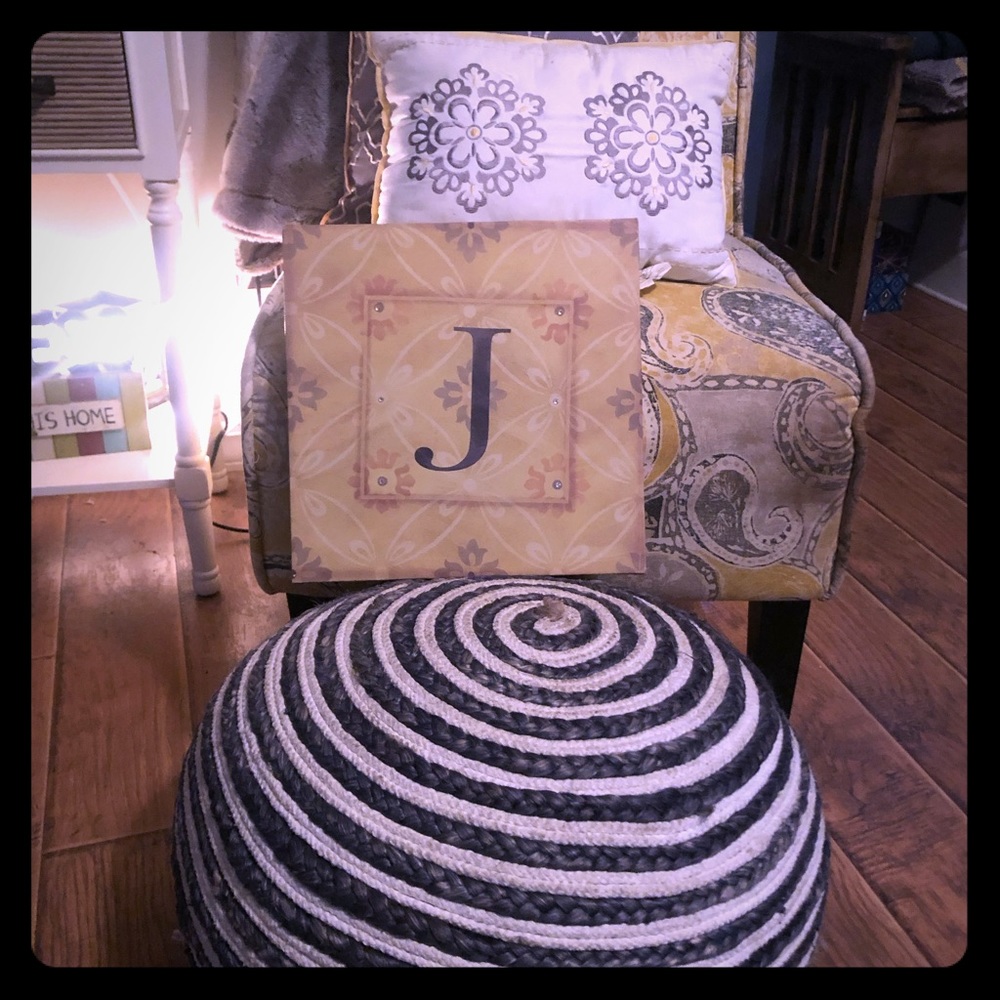 Canvas J sign